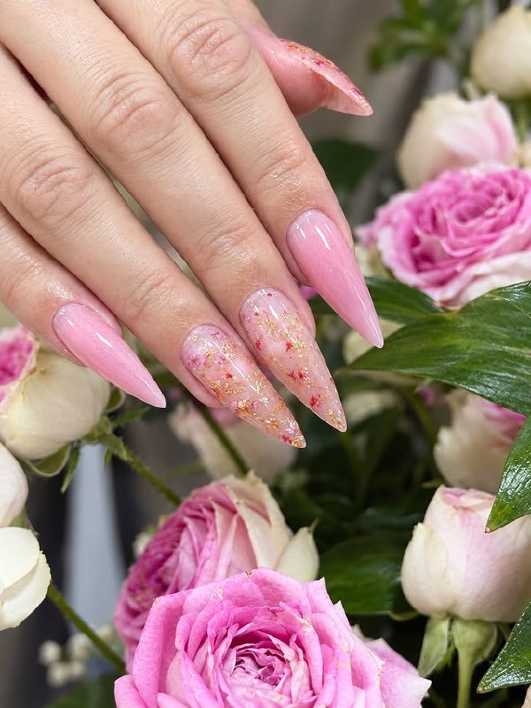 ProNails Batumi - студия и школа маникюра