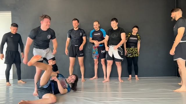 Universal Gym - джиу-джитсу и бокс